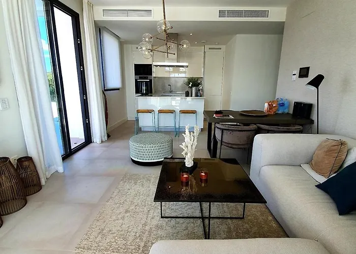 아파트 Luxury Santa Barbara Heights 푸엔히롤라